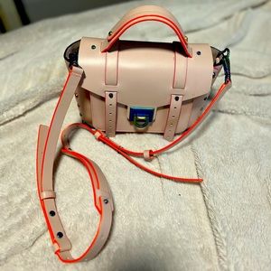 Michael Kors Manhattan Messenger light pink purse